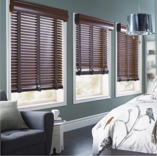 Деревянные жалюзи в квартиру