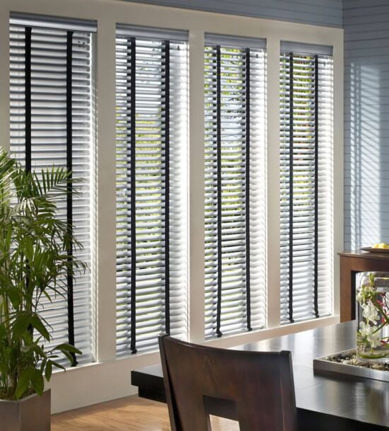 Горизонтальные жалюзи для ресторана